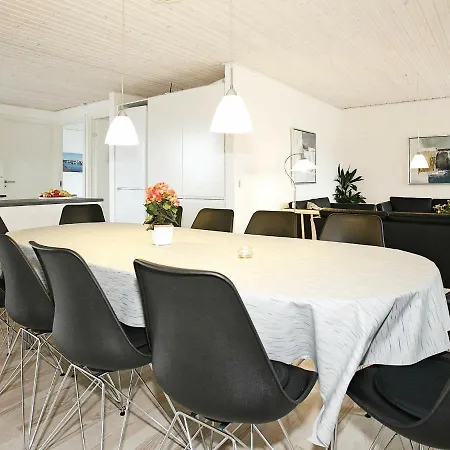 Semesterbostad 12 Person In Harbo Re *