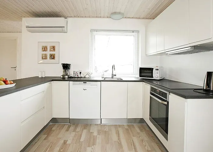 Holiday home Luxury Retreat By Sea